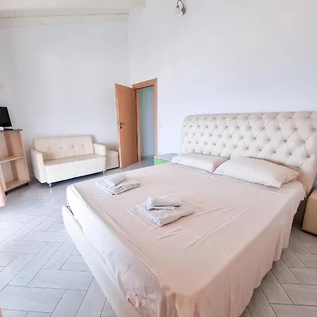 Sea Breeze Apartment